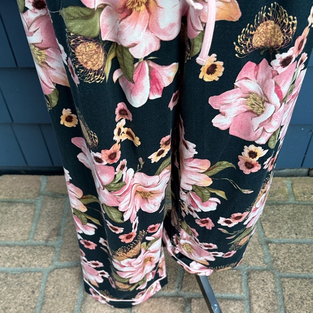 Elegant Floral Women's Pajama Set NWOT Room Service floral pink roses - Picture 5 of 12